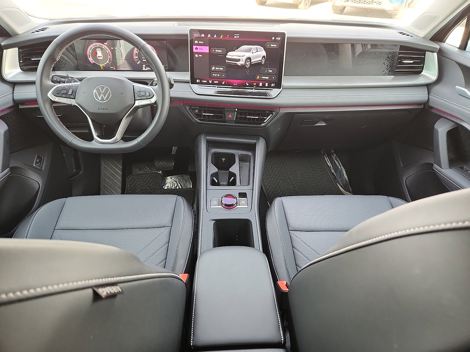 Certified 2025 Volkswagen Tiguan SE image 11