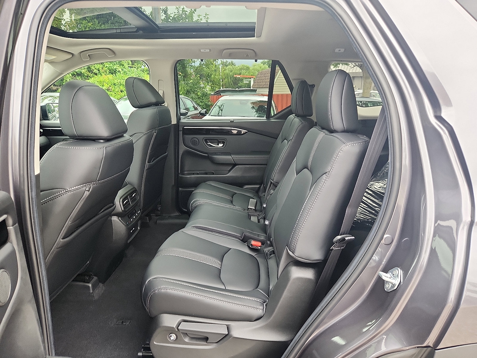 New 2025 Honda Pilot Touring image 6