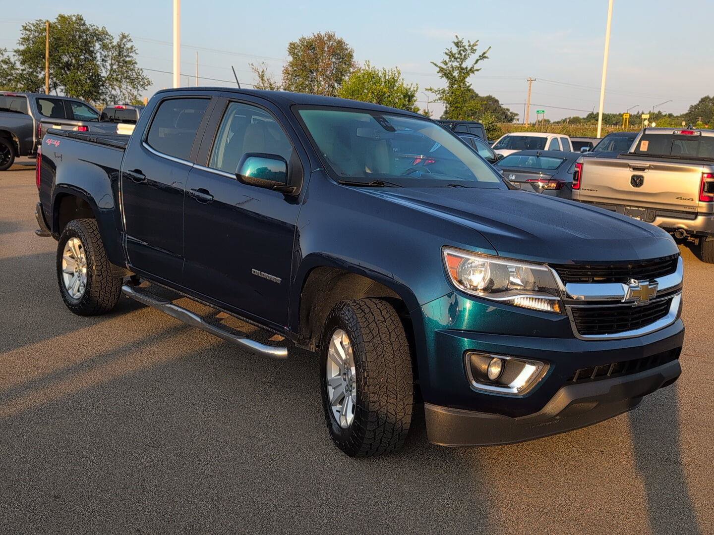 Used 2019 Chevrolet Colorado LT w/ LT Convenience Package AWD/4WD image 9