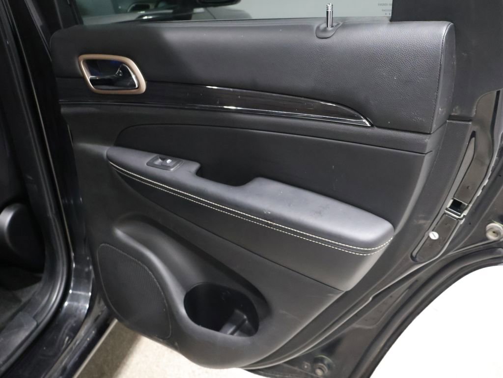 Used 2015 Jeep Grand Cherokee Overland w/ Advanced Technology Group image 25