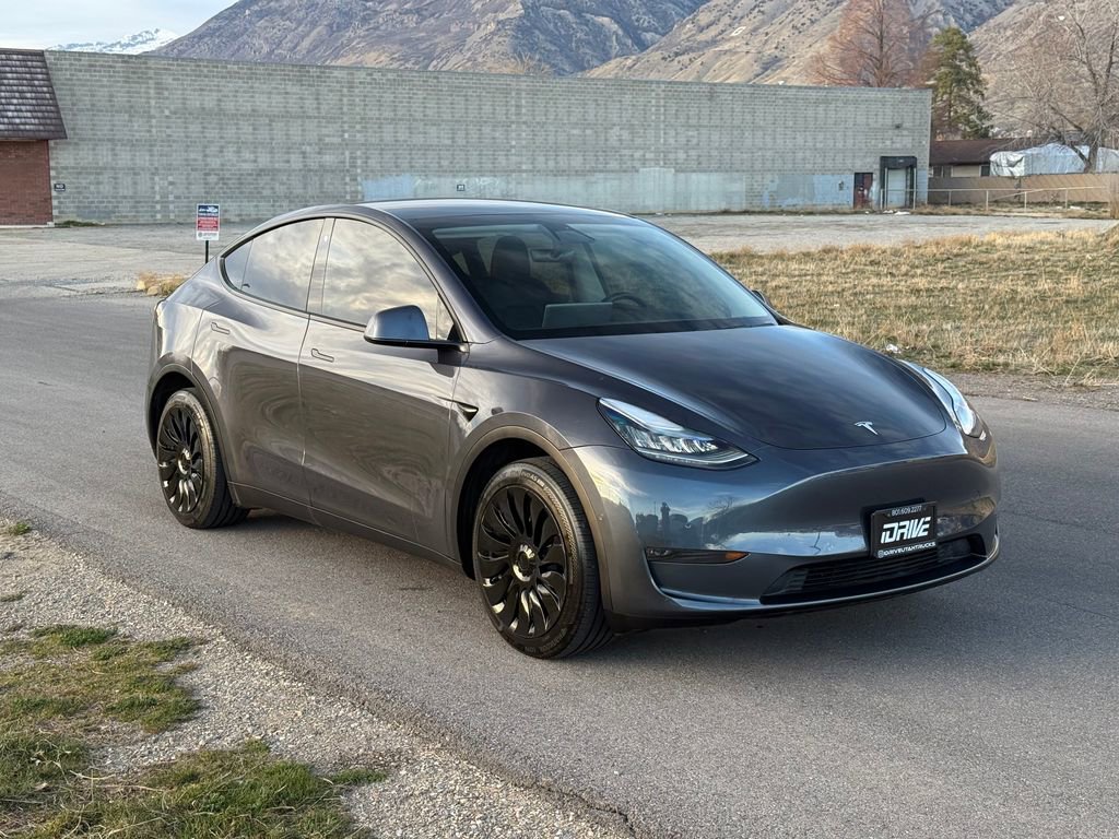 Used 2020 Tesla Model Y Long Range image 2