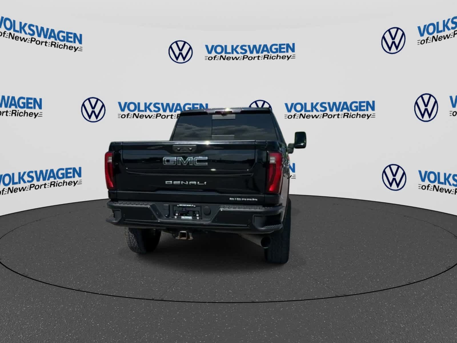 Used 2024 GMC Sierra 3500 Denali Ultimate AWD/4WD image 7