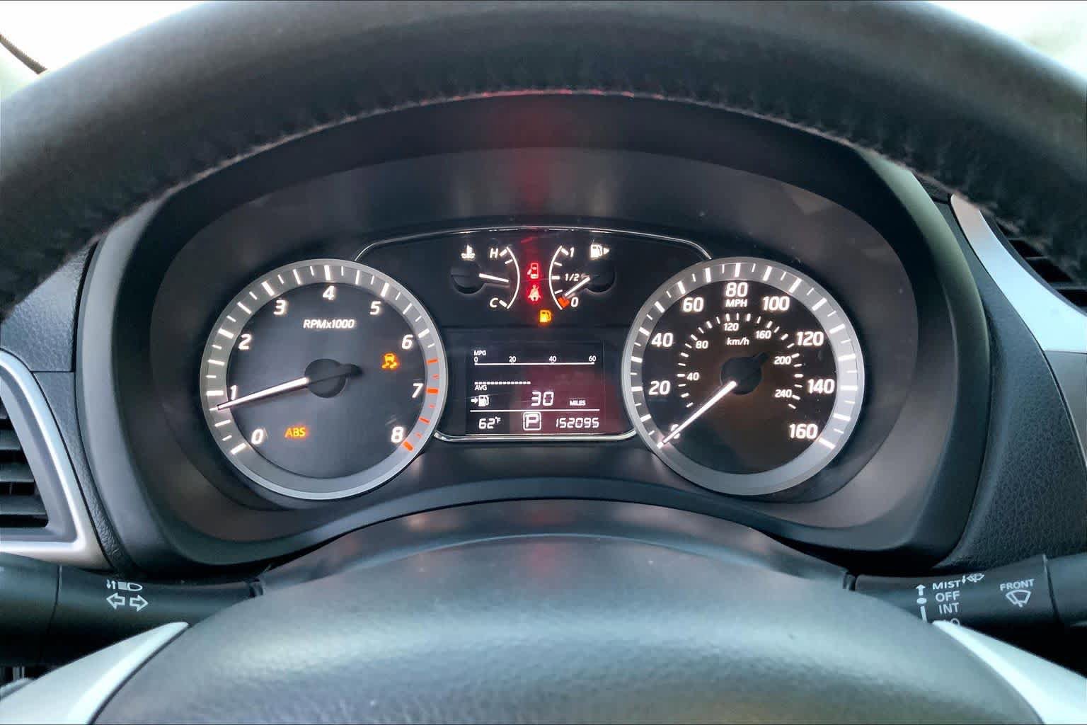 Used 2014 Nissan Sentra SR w/ SR Driver Package FWD image 25