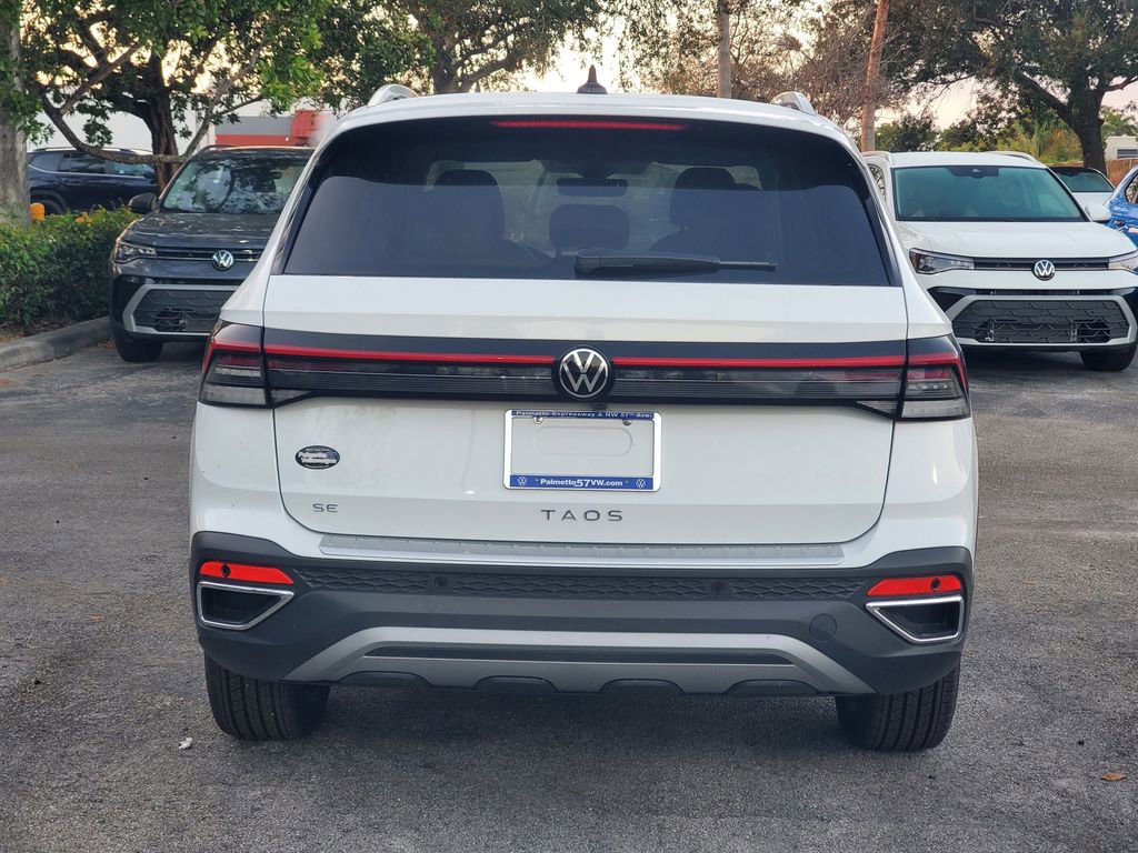 New 2026 Volkswagen Taos SE image 4