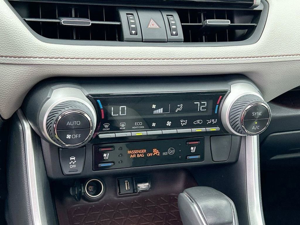 Used 2022 Toyota RAV4 Limited image 29