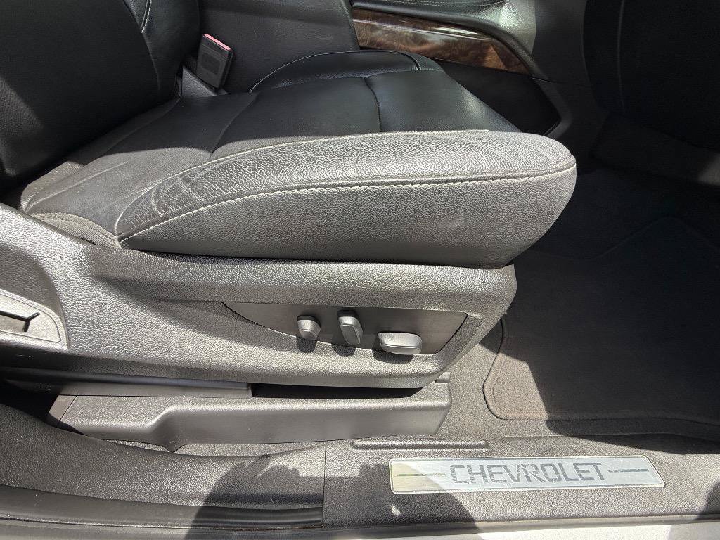 Used 2020 Chevrolet Suburban LT AWD/4WD image 19
