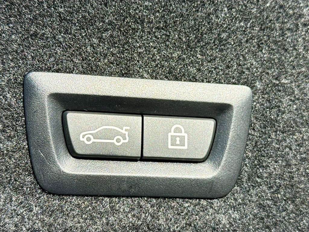 Used 2021 BMW 330i Sedan w/ Executive Package image 14