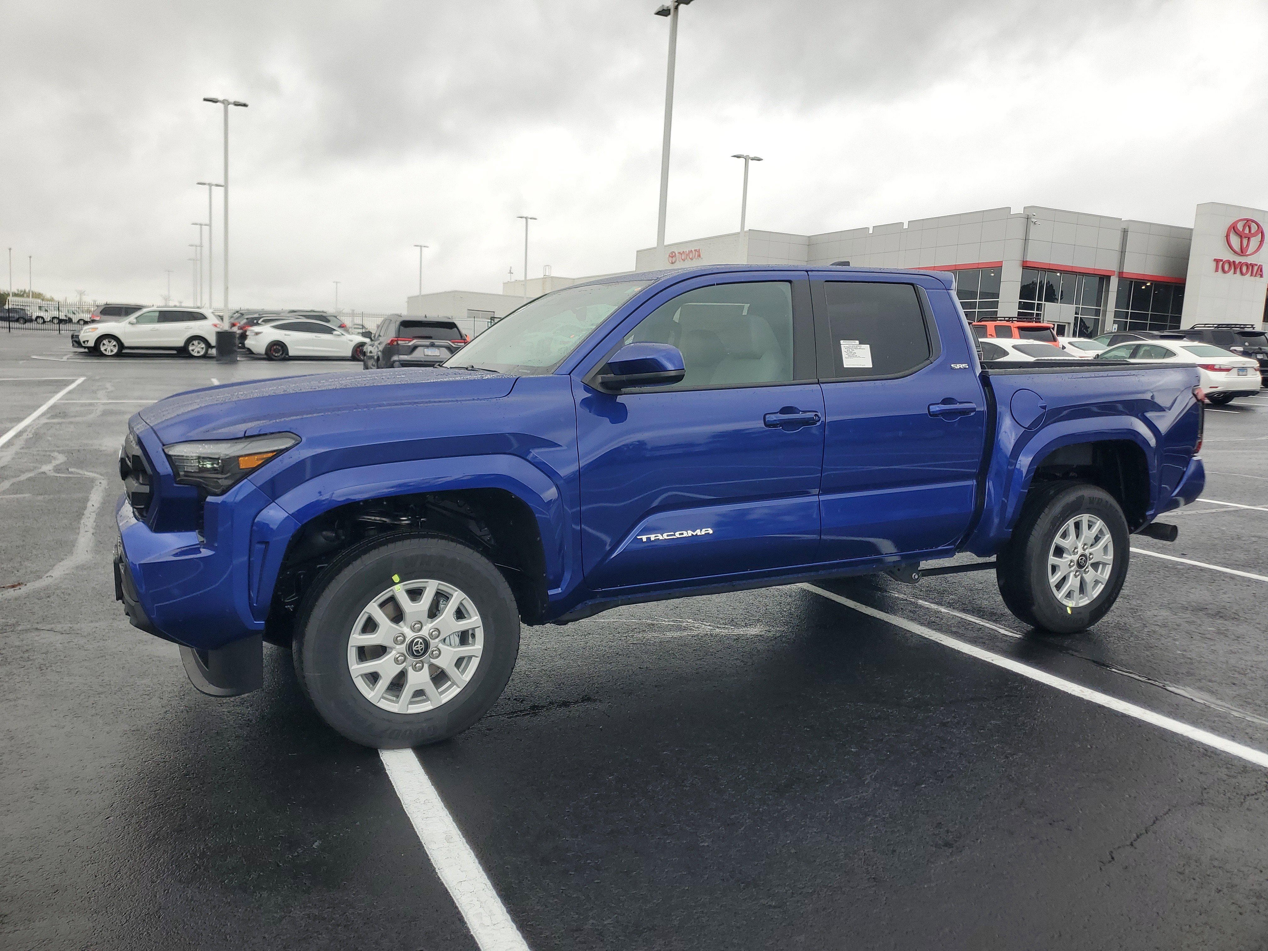 Used 2025 Toyota Tacoma SR5 image 3