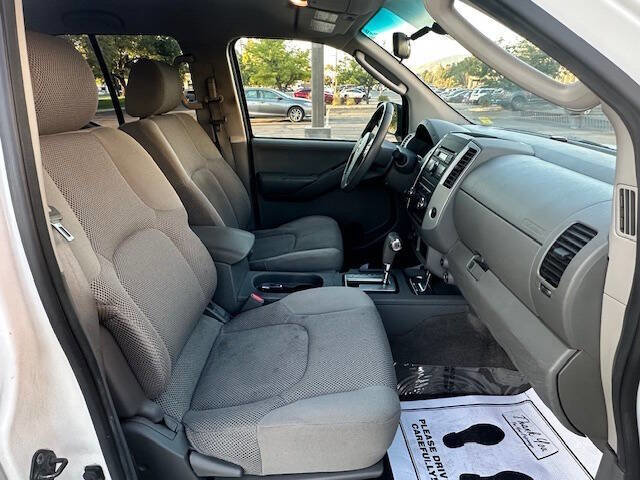 Used 2009 Nissan Frontier SE w/ SE Value Truck Pkg image 21