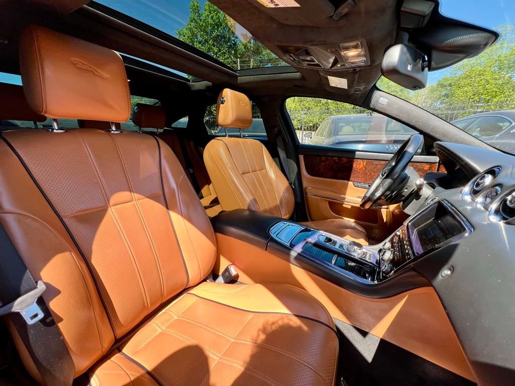 Used 2013 Jaguar XJ AWD image 30