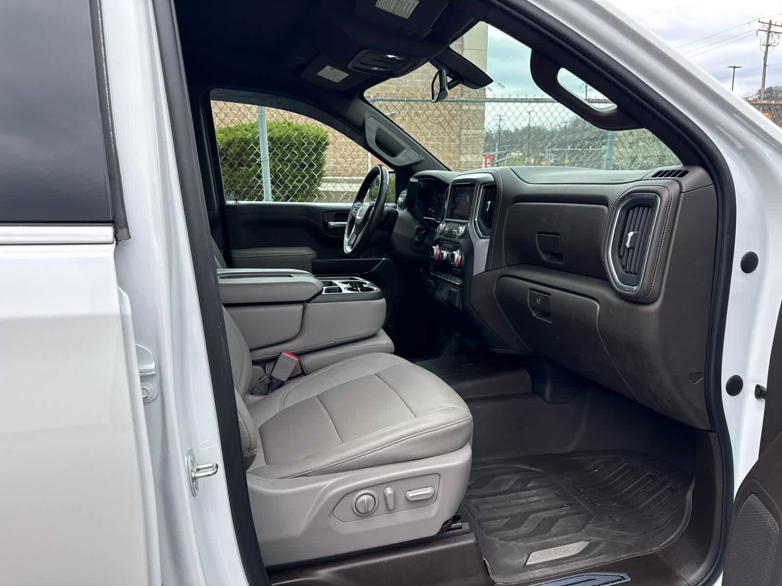 Used 2021 GMC Sierra 1500 SLT image 27