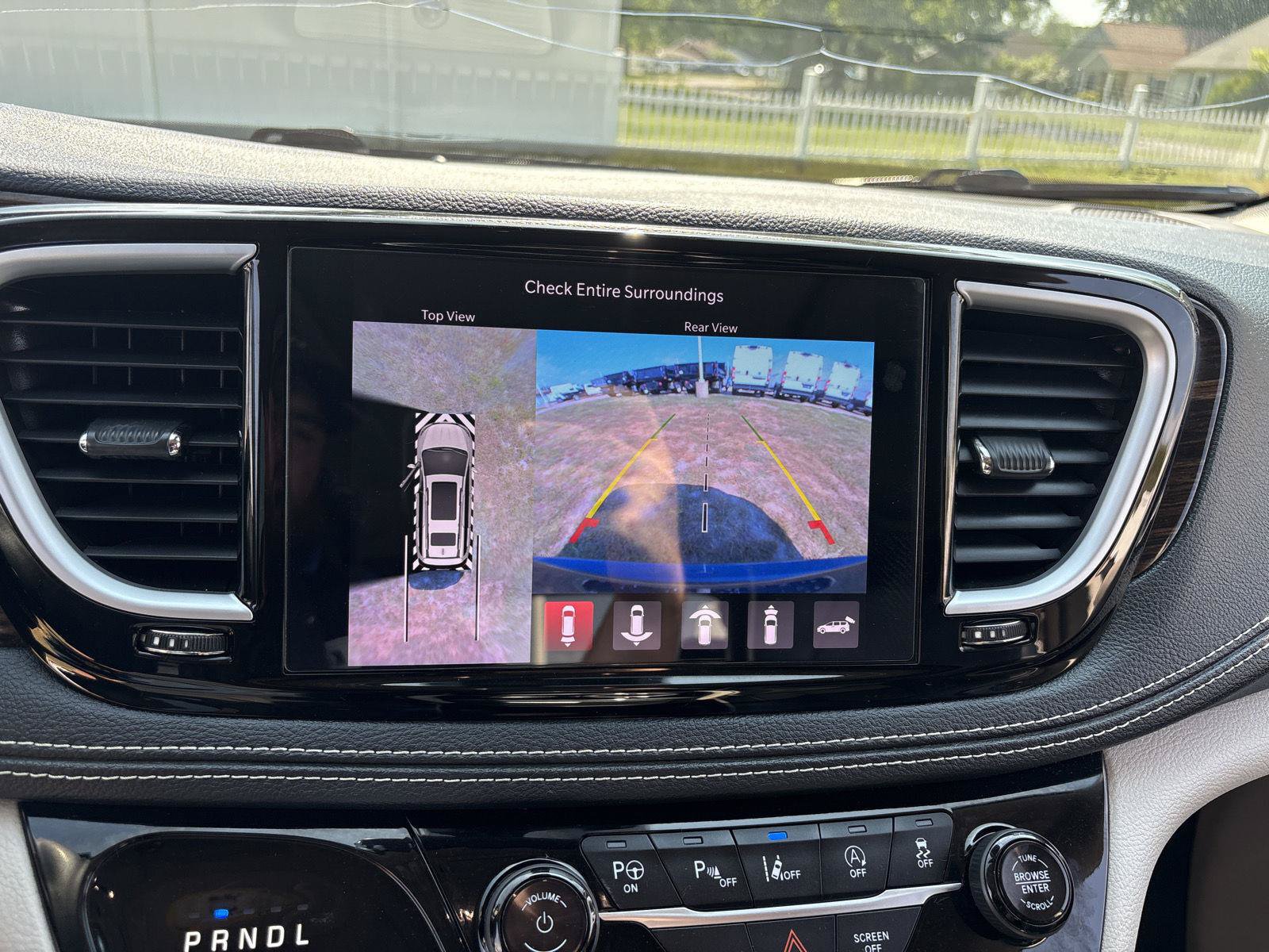 Used 2022 Chrysler Pacifica Limited w/ Uconnect Theater Family Group AWD/4WD image 24