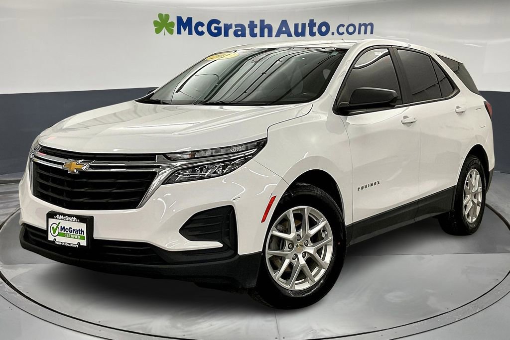 Used 2022 Chevrolet Equinox LS image 2