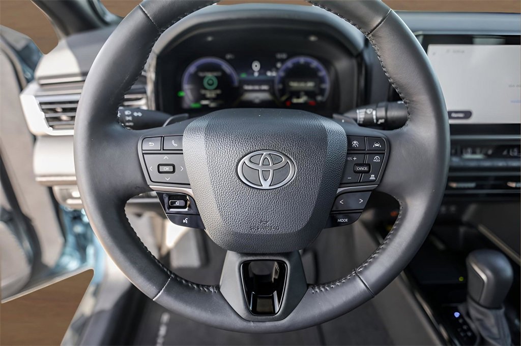 Used 2025 Toyota Camry XSE image 12
