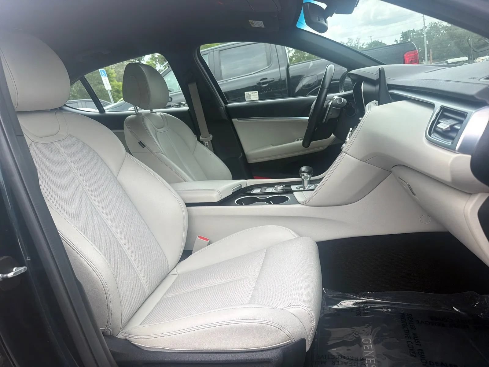 Used 2025 Genesis G70 2.5T RWD image 23