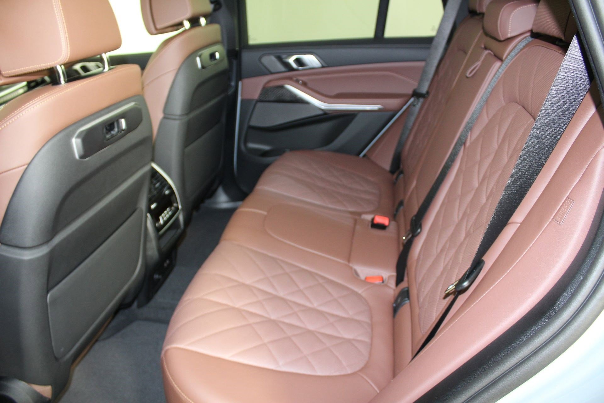 New 2026 BMW X5 M60i w/ Climate Comfort Package AWD/4WD image 13