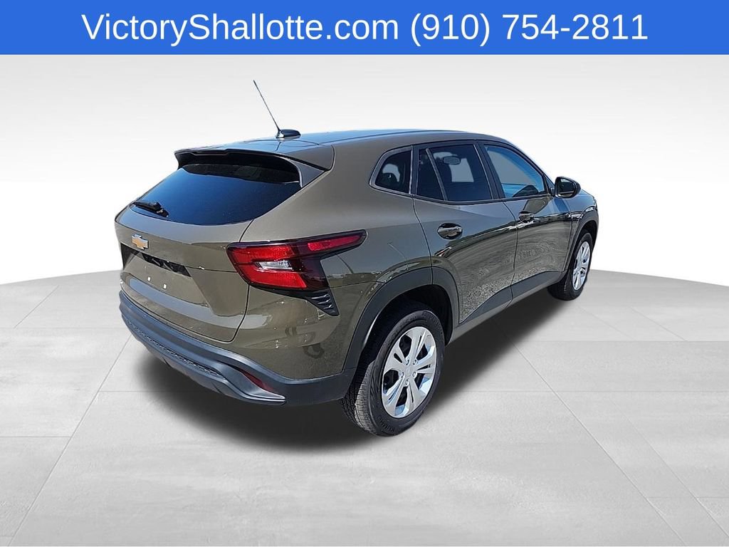 Used 2024 Chevrolet Trax LS FWD image 26