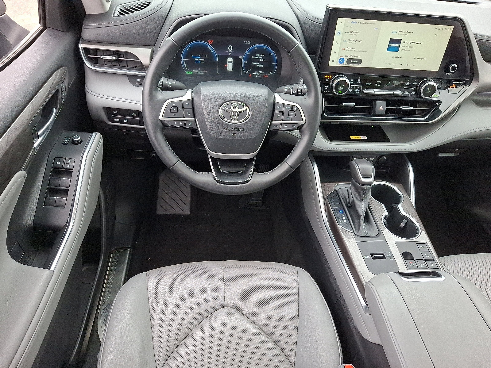 Used 2023 Toyota Highlander Limited image 12