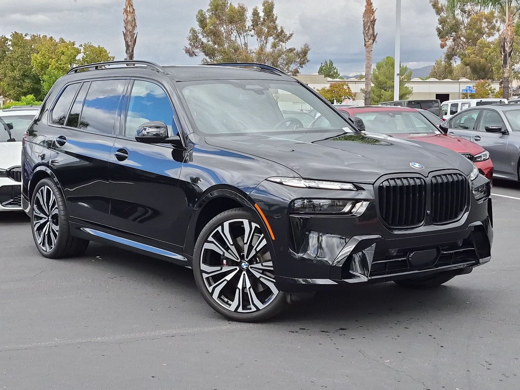 Certified 2026 BMW X7 xDrive40i w/ Executive Package AWD/4WD image 2