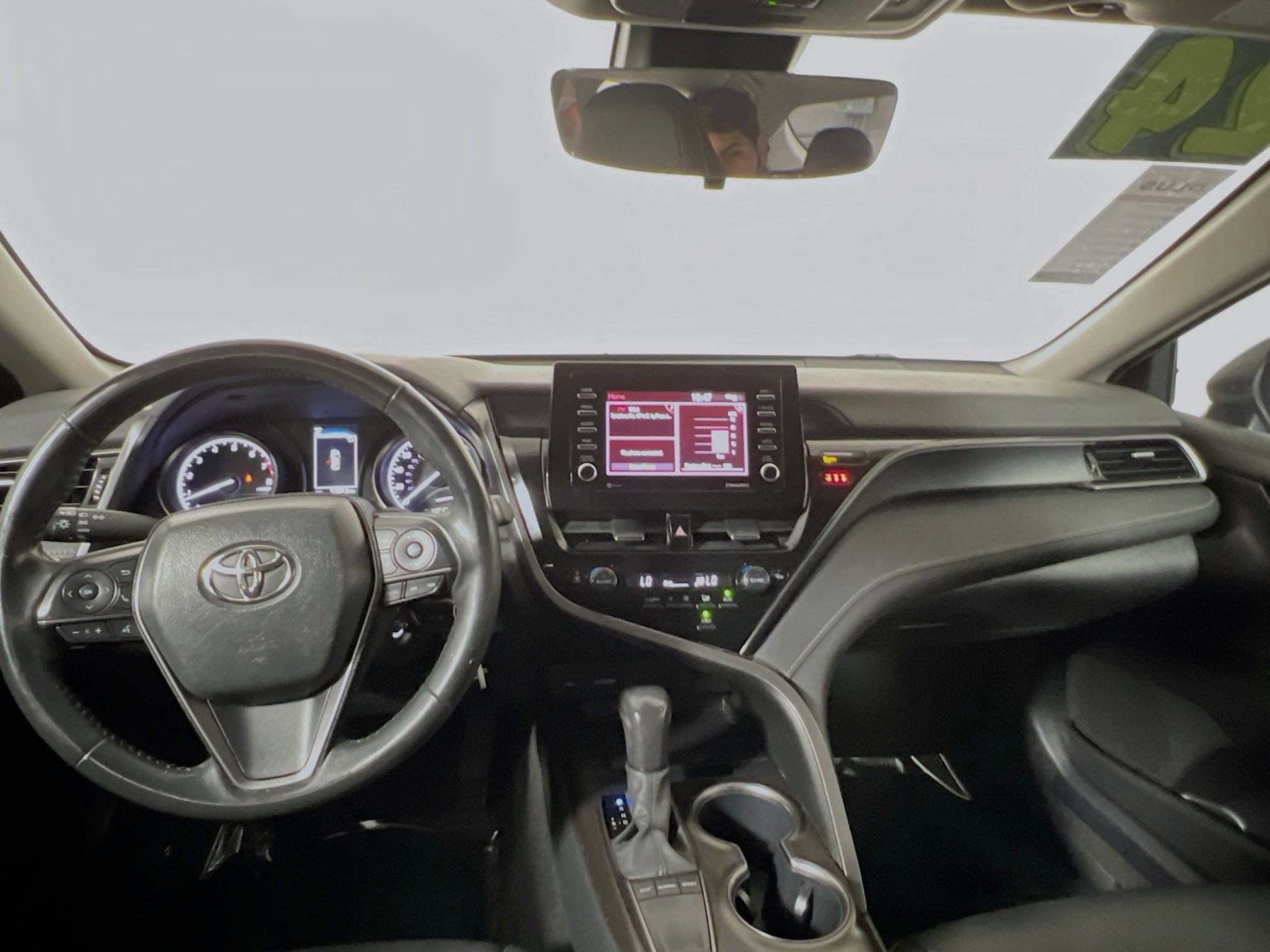 Used 2024 Toyota Camry SE image 30