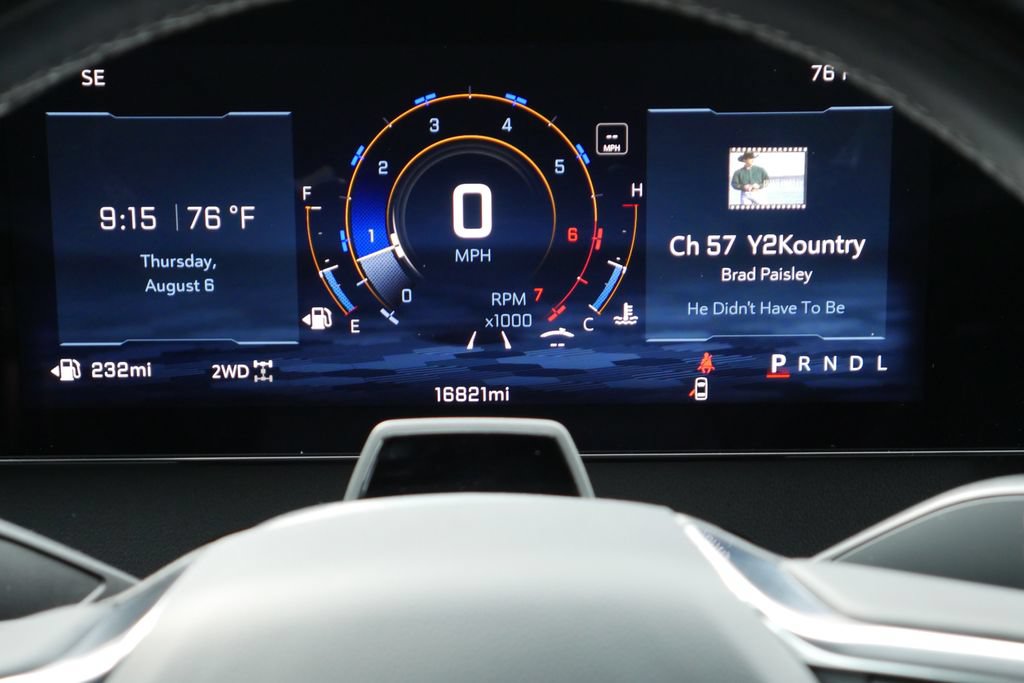 Used 2025 Chevrolet Traverse LT w/ Enhanced Driving Package AWD/4WD image 16