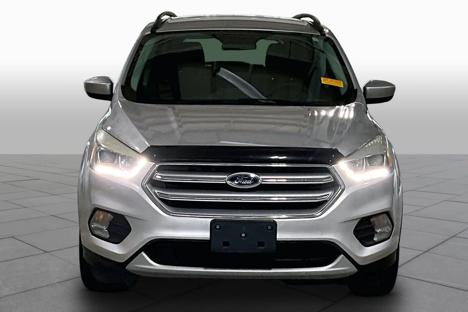 Used 2017 Ford Escape SE w/ Equipment Group 201A AWD/4WD image 4