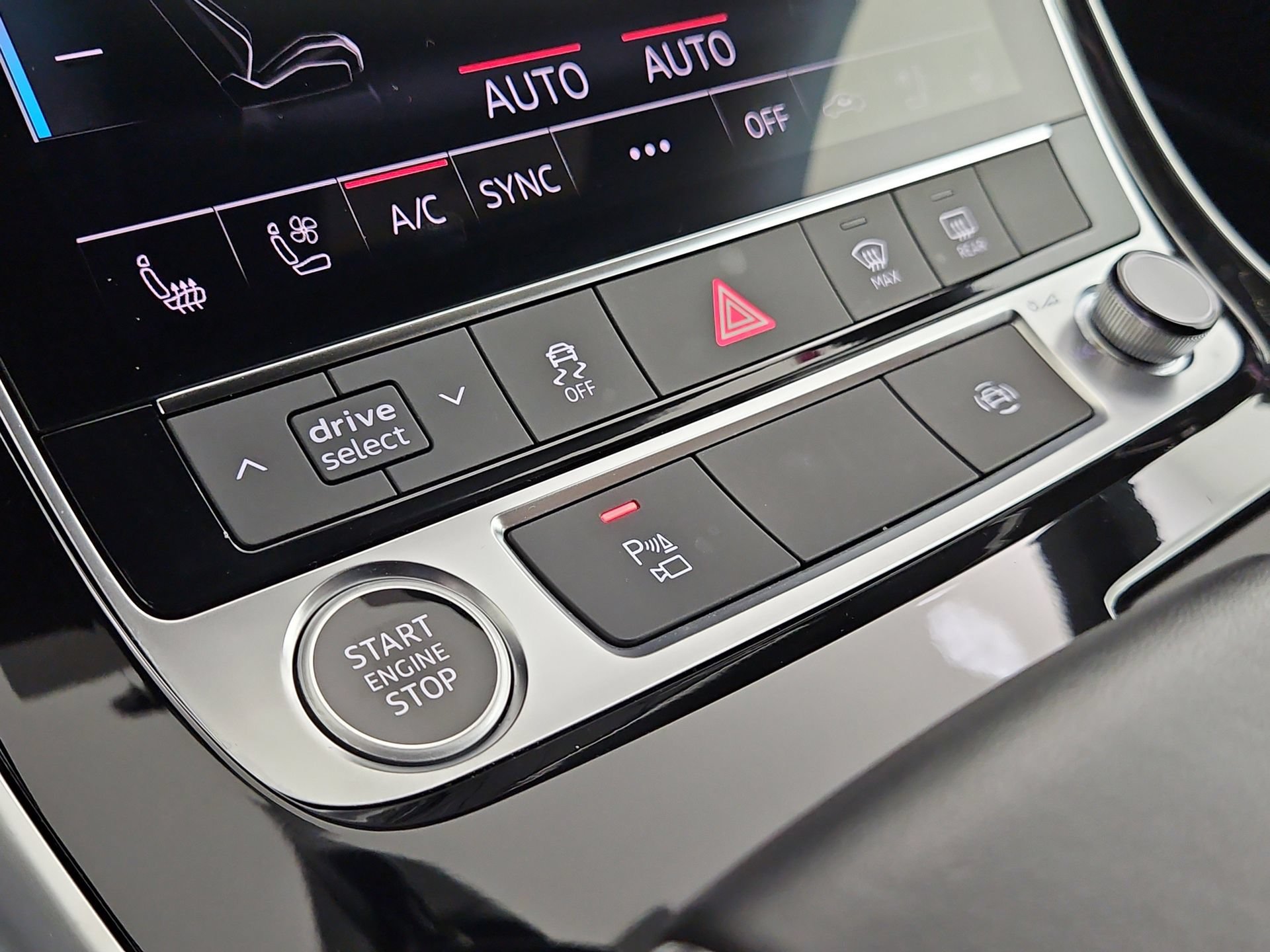 Certified 2025 Audi Q8 Premium Plus w/ Premium Plus Package AWD/4WD image 31