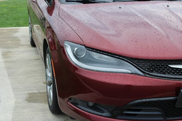 Used 2015 Chrysler 200 S FWD image 2