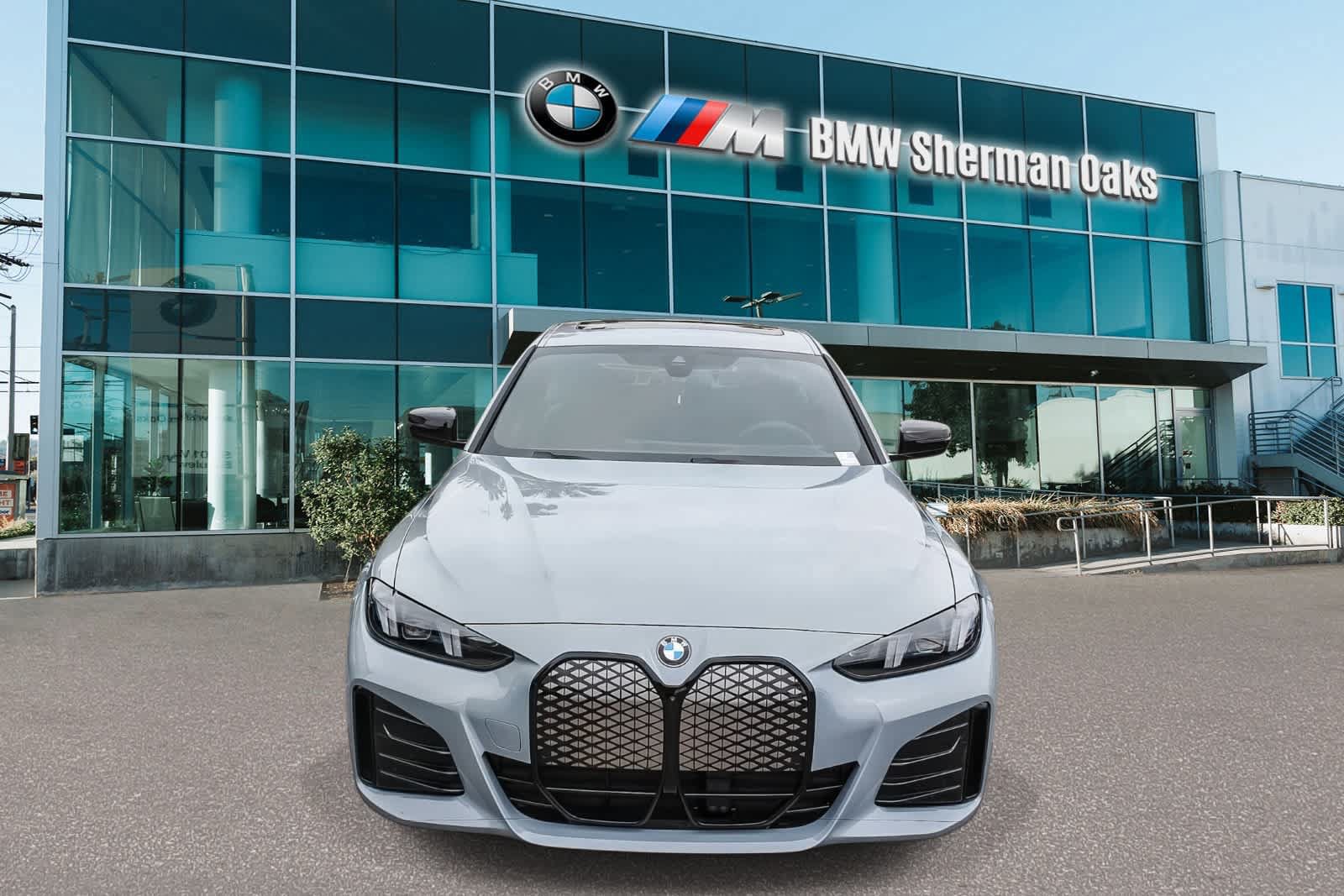 New 2026 BMW i4 eDrive40 w/ M Sport Package RWD image 2