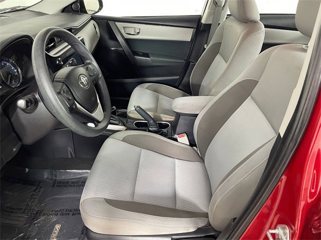 Used 2017 Toyota Corolla LE image 2