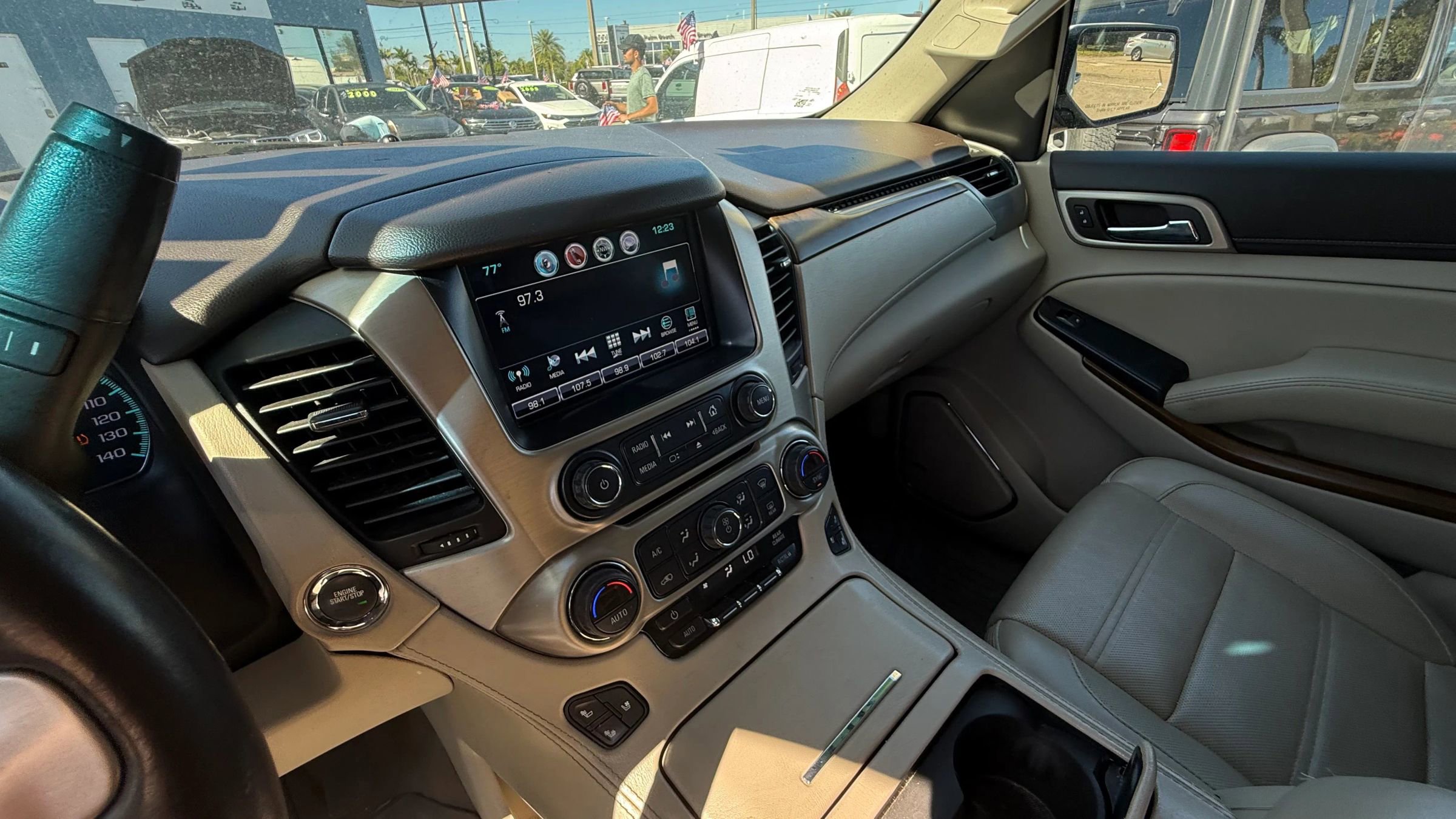 Used 2020 GMC Yukon XL Denali image 17