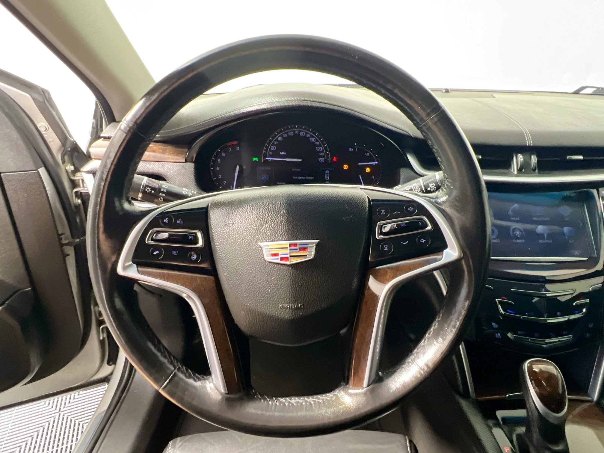 Used 2017 Cadillac XTS Luxury image 17