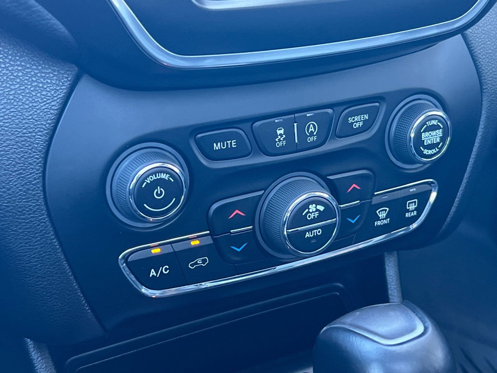 Used 2022 Jeep Cherokee Latitude Lux w/ Sun & Sound Group image 20