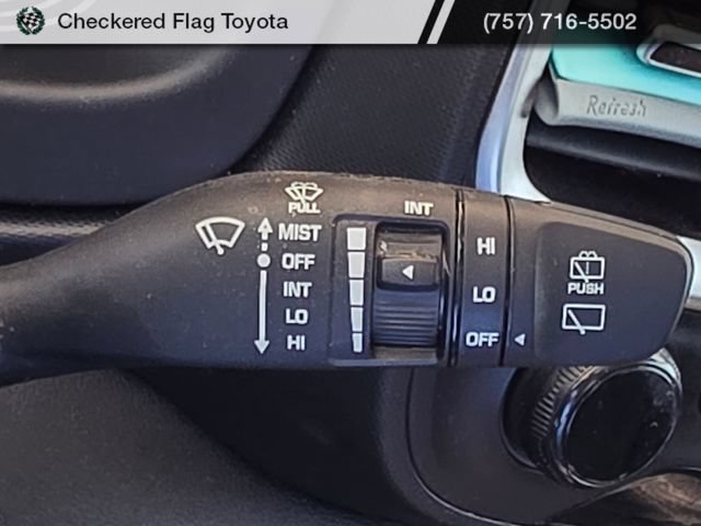 Used 2023 Hyundai Venue SE w/ Cargo Package FWD image 15