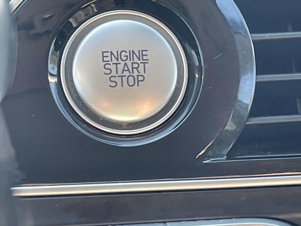 Used 2020 Genesis G70 2.0T RWD image 30