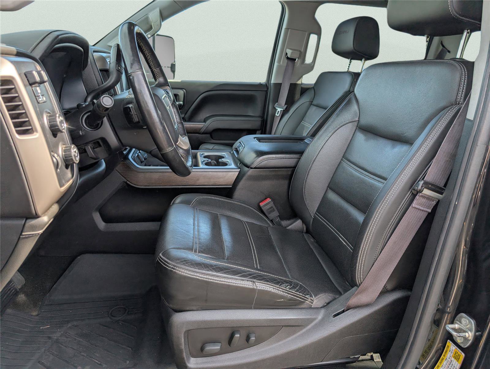 Used 2017 GMC Sierra 2500 Denali w/ Duramax Plus Package image 10