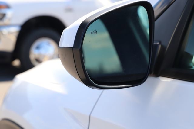 Used 2025 Chevrolet TrailBlazer LT w/ Driver Confidence Package image 11