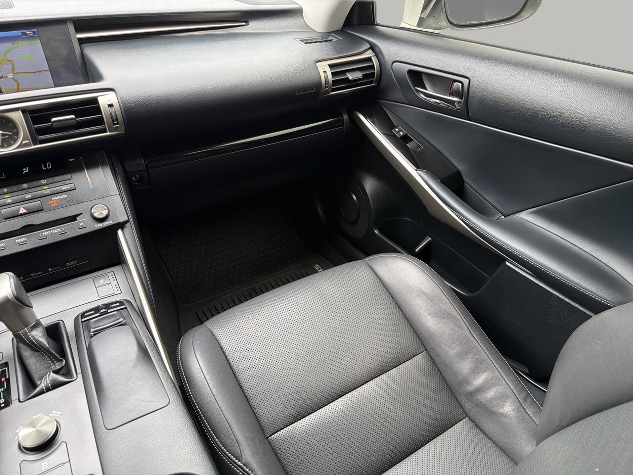 Used 2016 Lexus IS 300 AWD w/ Navigation System Package image 15