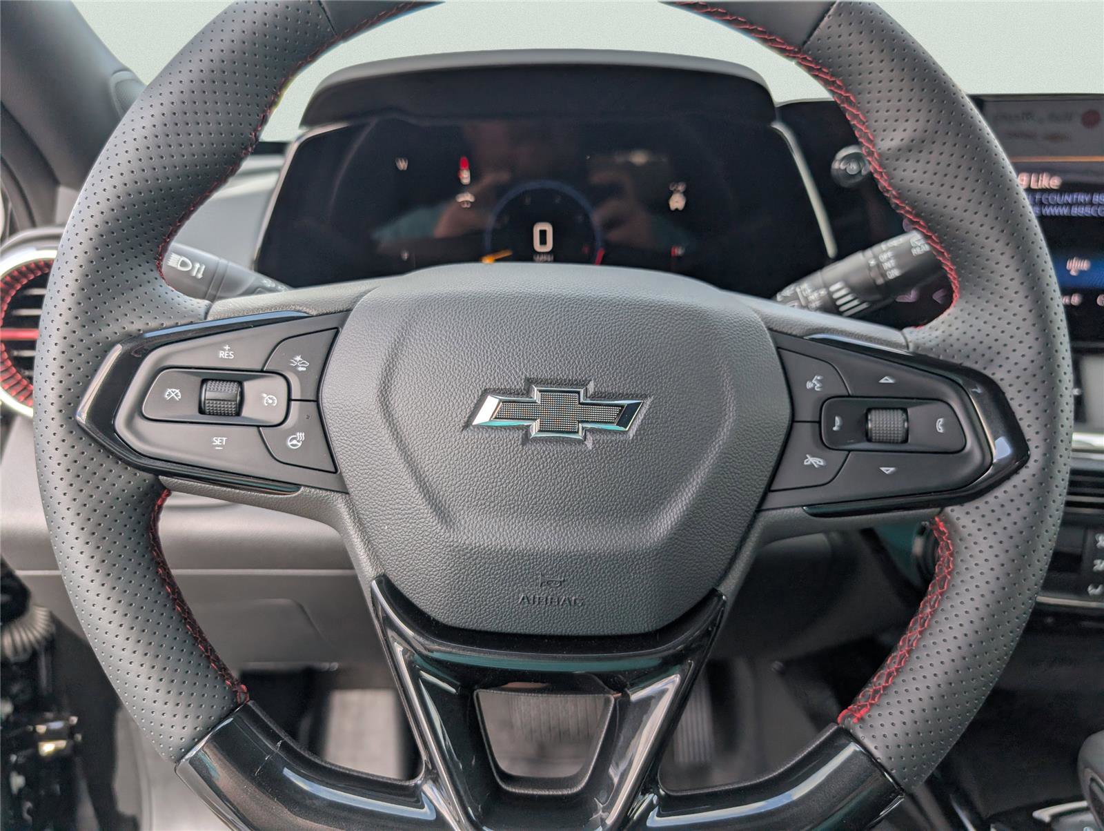 New 2026 Chevrolet Trax RS w/ Sunroof Package image 28