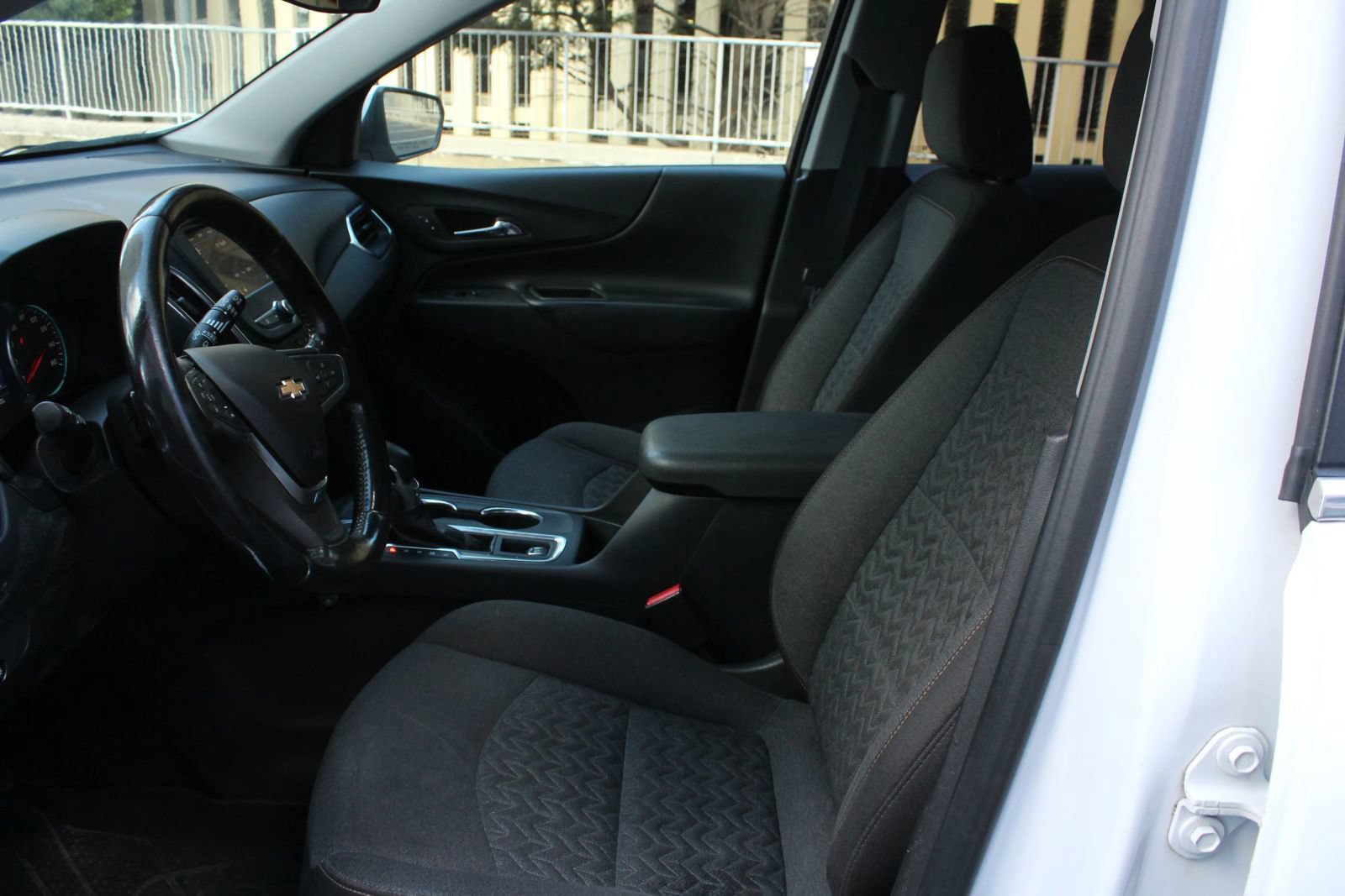 Used 2022 Chevrolet Equinox LT AWD/4WD image 14
