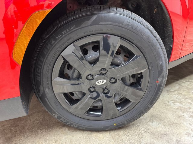 Used 2020 Kia Soul LX image 28