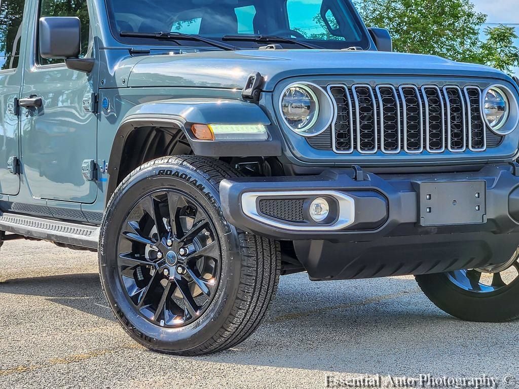 Certified 2025 Jeep Wrangler Unlimited Sahara AWD/4WD image 4
