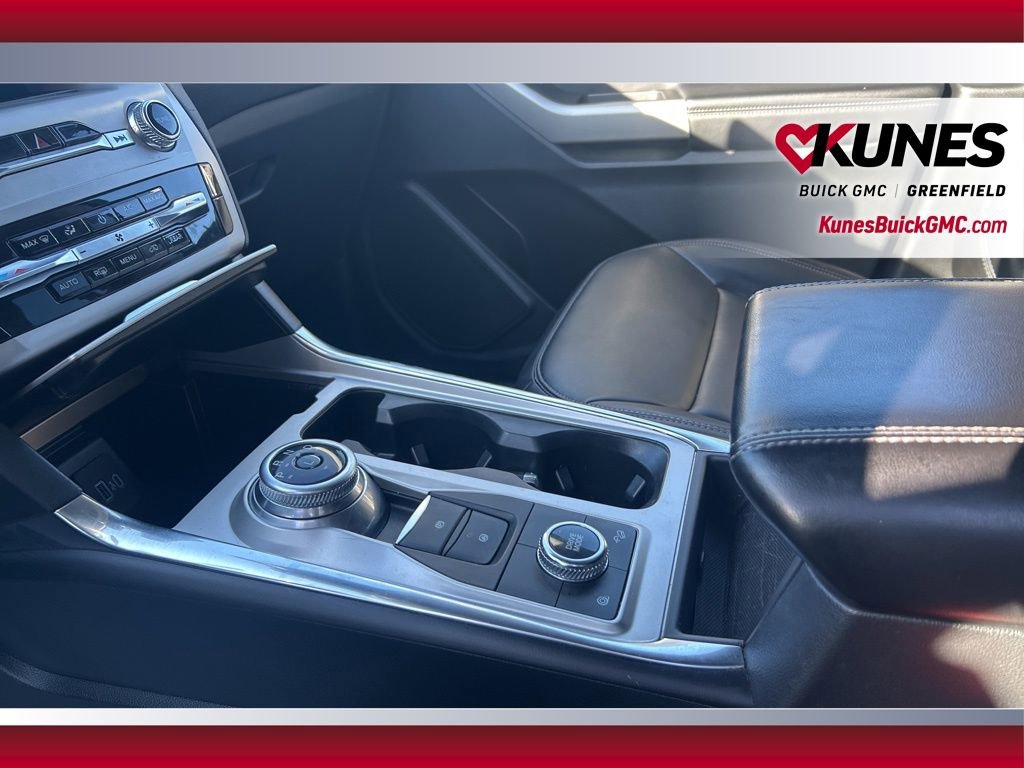 Used 2023 Ford Explorer XLT w/ Equipment Group 202A image 34