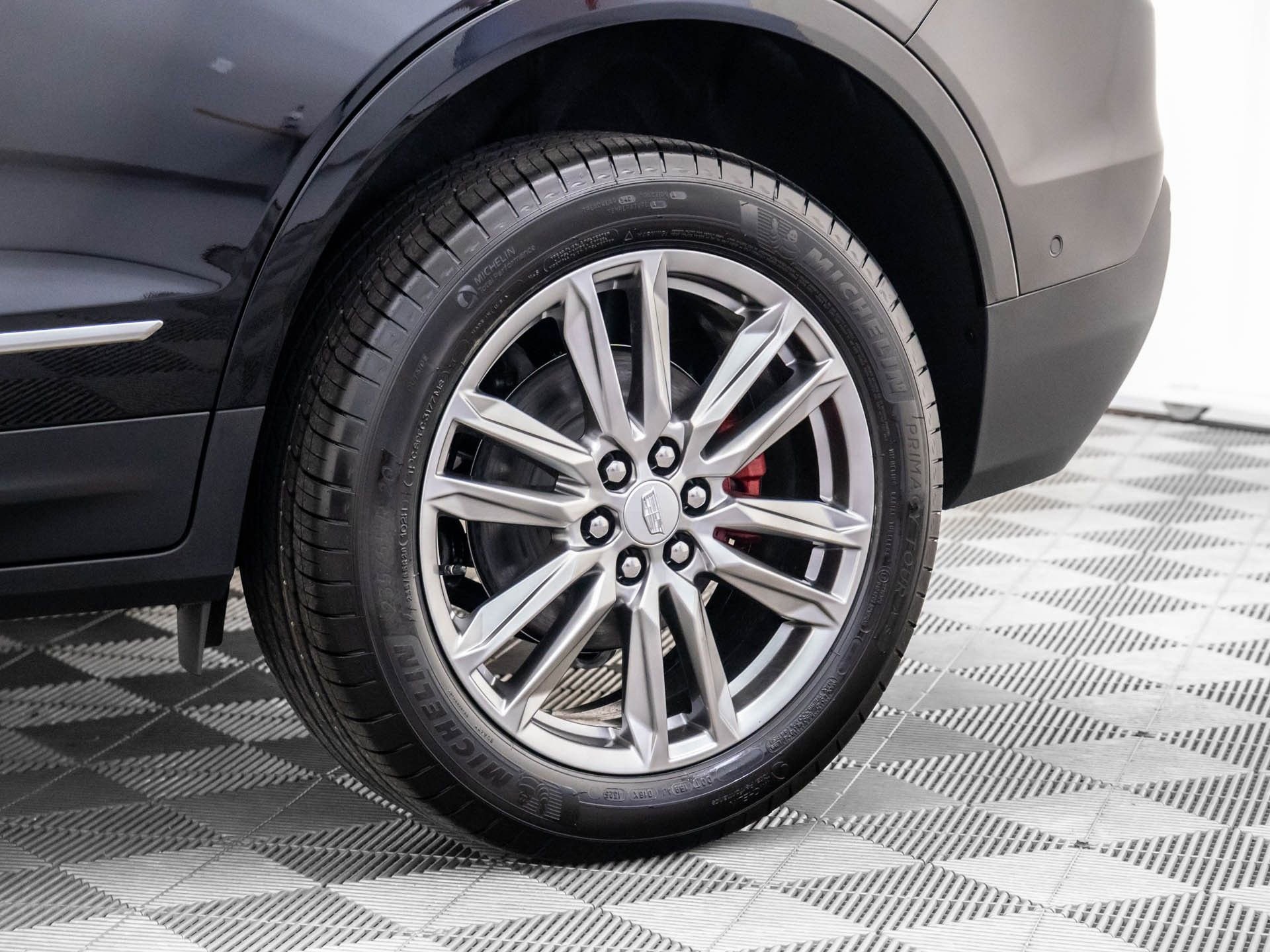 New 2026 Cadillac XT5 Sportv w/ LPO, Floor Liner Package image 33