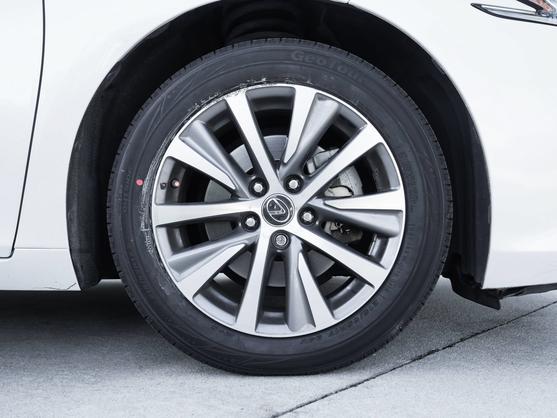 Used 2020 Lexus ES 300h w/ Premium Package FWD image 12
