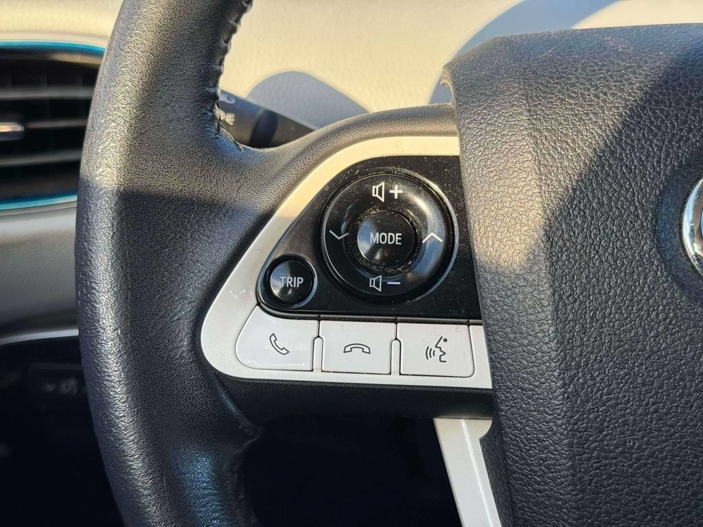 Used 2017 Toyota Prius Four FWD image 26