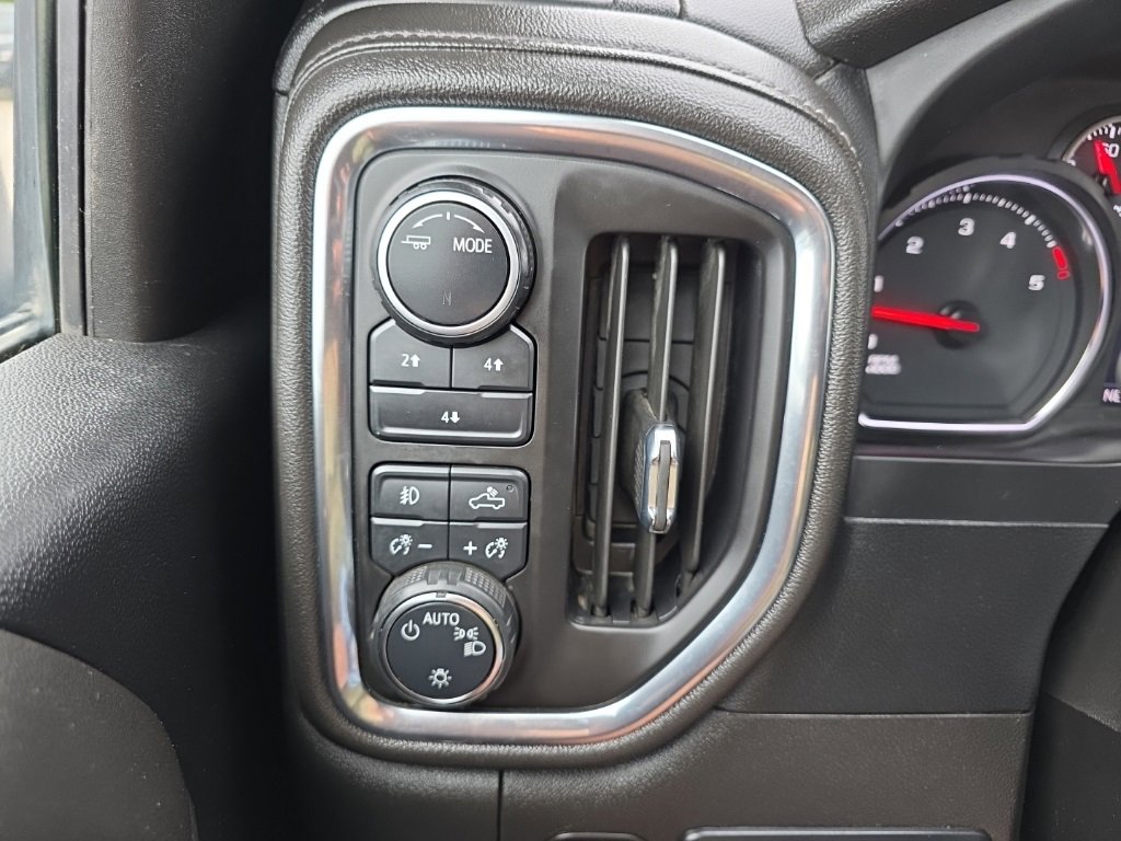 Used 2022 Chevrolet Silverado 2500 LT w/ Convenience Package image 27