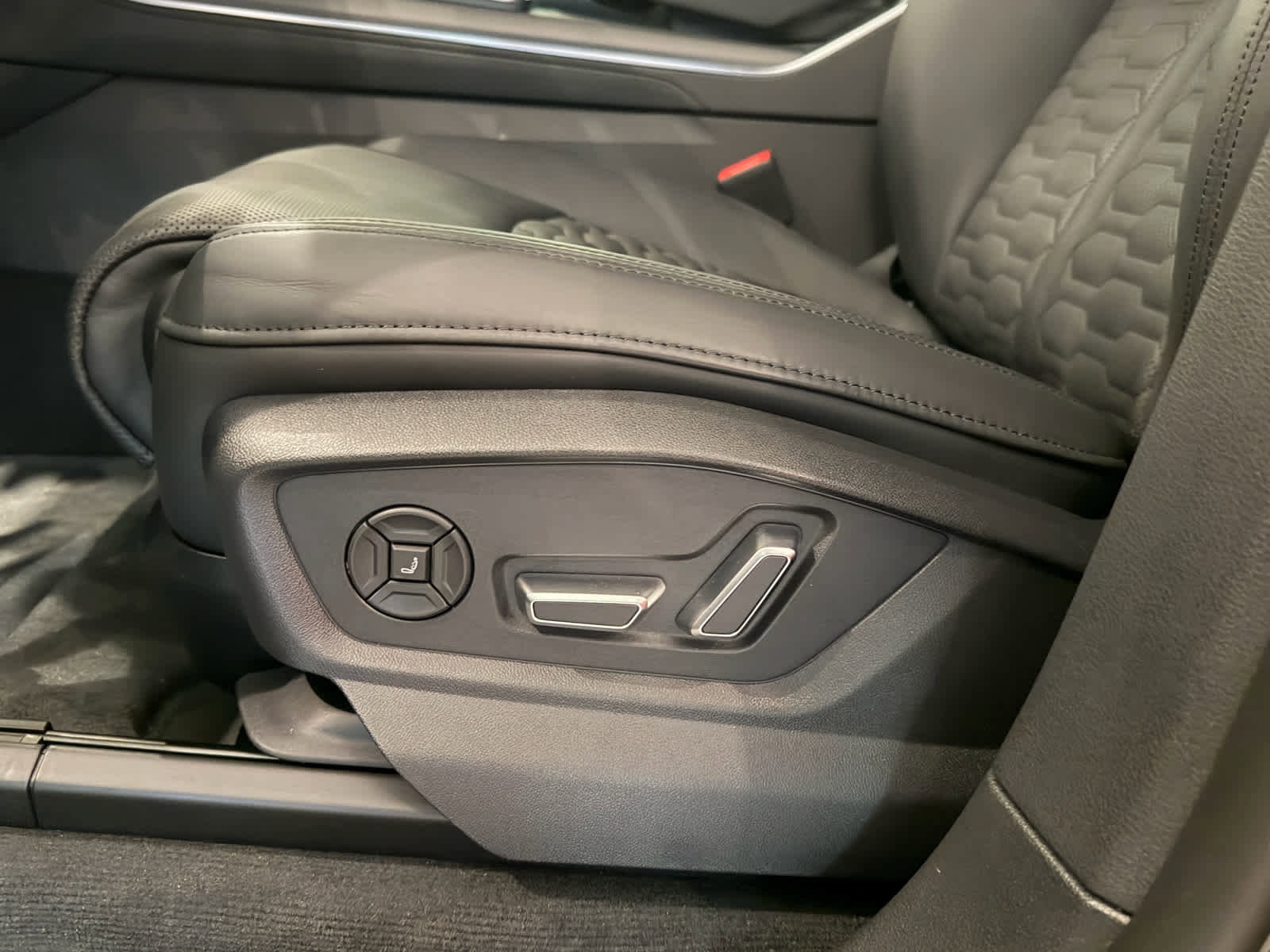 New 2026 Audi RS Q8 performance image 18