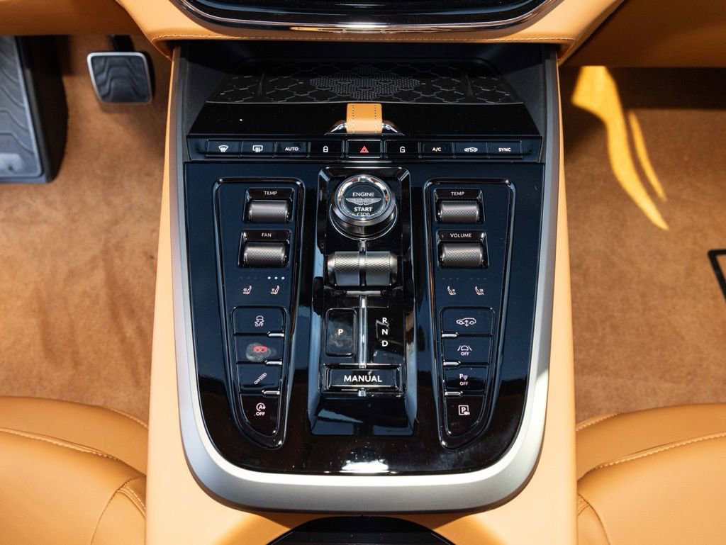 New 2026 Aston Martin DBX 707 image 35