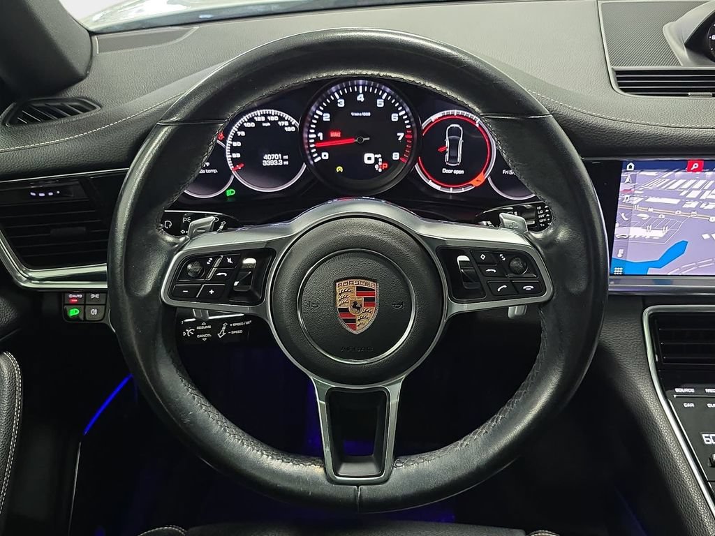 Used 2020 Porsche Panamera image 13